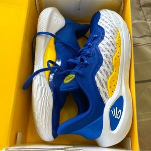 Worn once Curry 11 DUB